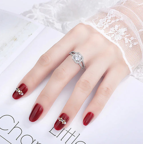 925 Sterling Silver Four Claw Diamond Ring – Simple Imitation Diamond Women's Ring